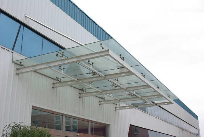 温州钢结构厂房雨棚,钢化玻璃雨篷